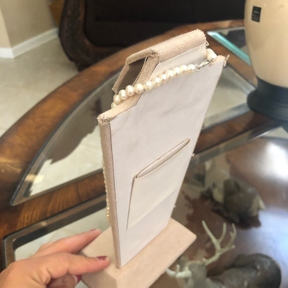 Vintage Faux Pearl Necklace - Picture 4 of 5